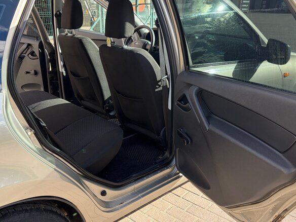 2012 Lada (ВАЗ) Granta I, серый, 315000 рублей - вид 17