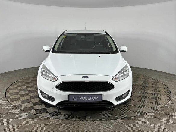2017 Ford Focus III Рестайлинг, белый, 1025000 рублей - вид 1