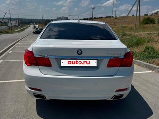 2009 BMW 7 серии Long 740Li V (F01/F02/F04), белый, 1950000 рублей, вид 4