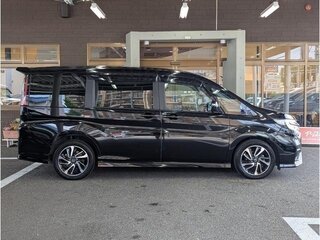 2022 Honda Stepwgn Spada V Рестайлинг, чёрный, 2000333 рублей, вид 4