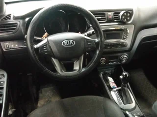 2014 Kia Rio 6-speed III, коричневый, 480000 рублей, вид 5