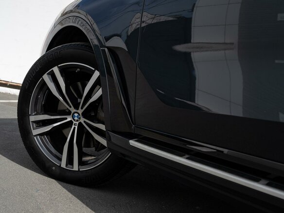 2021 BMW X7 40i I (G07), серый, 8799000 рублей - вид 9