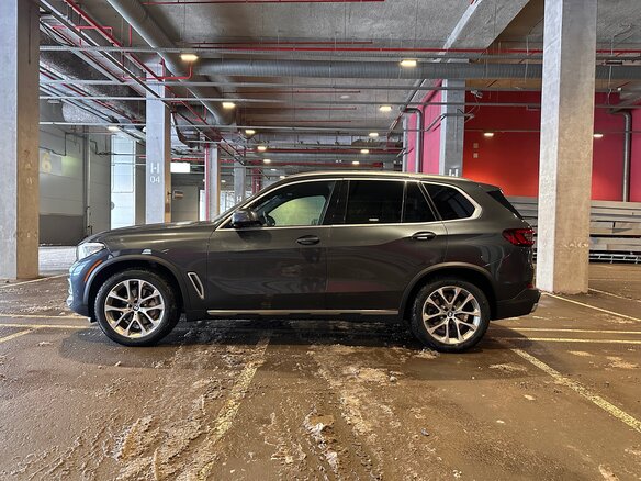 2021 BMW X5 40i IV (G05/G18), серый - вид 1
