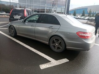 2010 Mercedes-Benz E-Класс 200 5G-Tronic IV (W212, S212, C207), серебристый, 1349000 рублей, вид 1