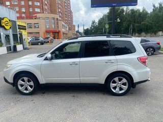 2011 Subaru Forester III Рестайлинг, белый, 1360000 рублей, вид 5