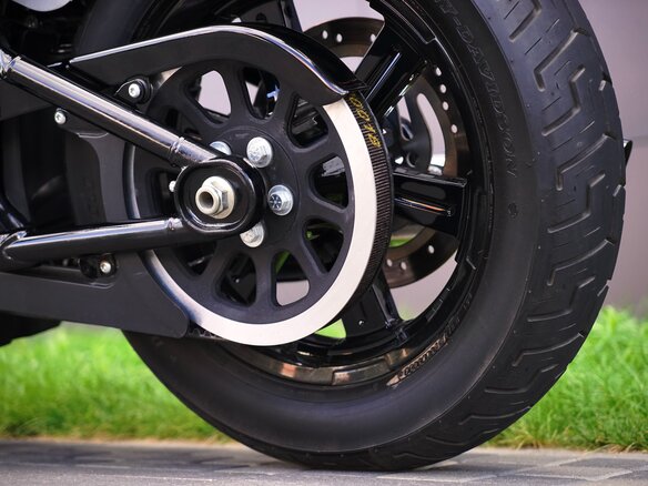 2025 Harley-Davidson Street Bob, серый, 1699000 рублей - вид 30
