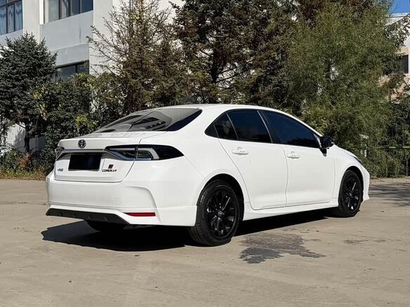 2022 Toyota Corolla XII (E210) Рестайлинг, белый, 1500000 рублей - вид 8