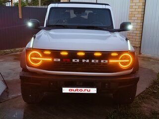 2021 Ford Bronco VI, белый, 5000000 рублей, вид 3