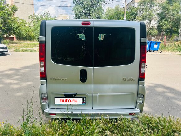 2007 Renault Trafic II Рестайлинг, серебристый, 1450000 рублей - вид 5