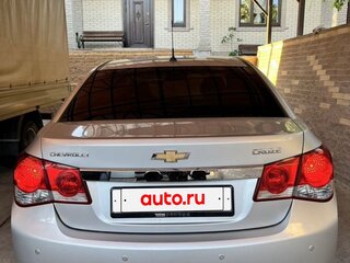 2013 Chevrolet Cruze I Рестайлинг, серебристый, 900000 рублей, вид 4