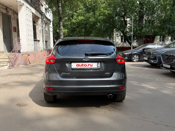 2015 Ford Focus III Рестайлинг, серый, 1000000 рублей - вид 3