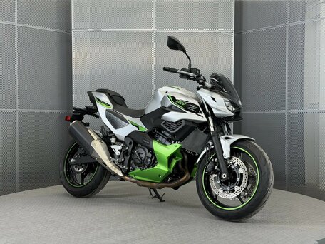 2025 Kawasaki Ninja 7, серебристый, 859000 рублей, вид 2