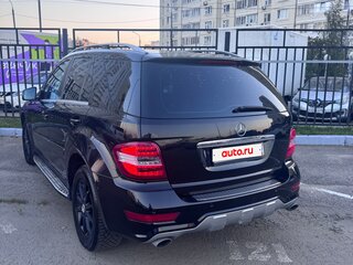 2011 Mercedes-Benz M-Класс 350 II (W164) Рестайлинг, чёрный, 1600000 рублей, вид 1