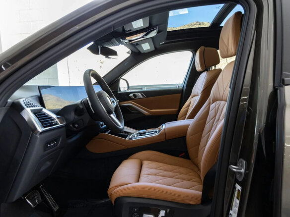 2026 BMW X6 40i III (G06) Рестайлинг, серебристый - вид 12