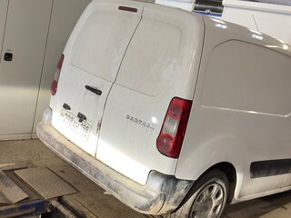 2011 Peugeot Partner II, белый, 450000 рублей, вид 4