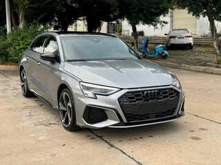 2023 Audi A3 Sportback 35 TFSI IV (8Y), серебристый, 2012111 рублей, вид 3