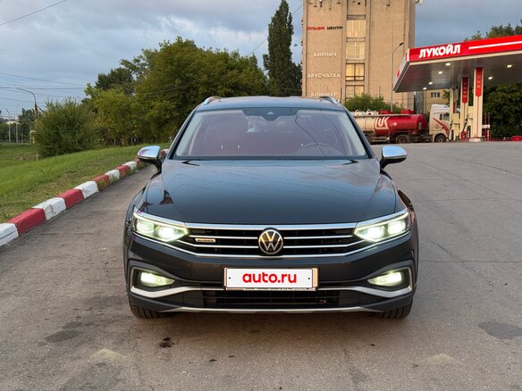 2020 Volkswagen Passat Alltrack B8 Рестайлинг, серый, 4050000 рублей - вид 1