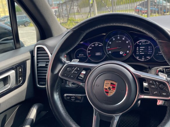 2019 Porsche Cayenne III, чёрный, 6500000 рублей - вид 5
