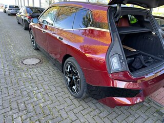 2021 BMW iX xDrive50 I (I20), красный, 9490000 рублей, вид 5