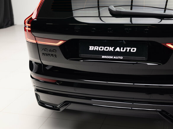 2026 Volvo XC60 II Рестайлинг 2, чёрный, 5990000 рублей - вид 35