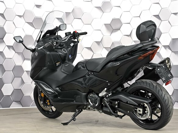 2023 Yamaha TMAX, чёрный, 1389000 рублей - вид 7
