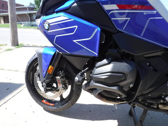 2026 BMW R 1300 RT, синий, 4121000 рублей - вид 4