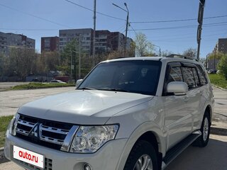 2013 Mitsubishi Pajero IV Рестайлинг 1, белый, 2380000 рублей, вид 1