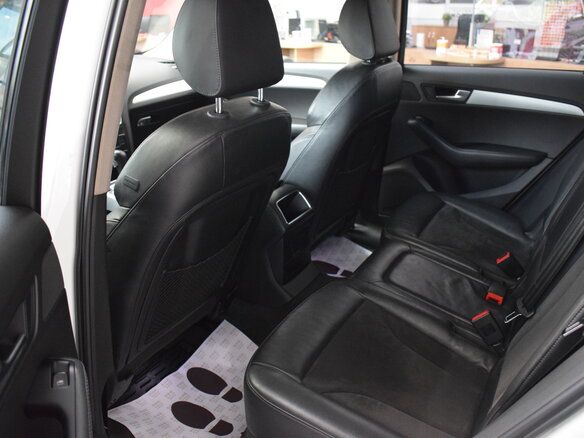 2010 Audi Q5 I (8R), белый - вид 5