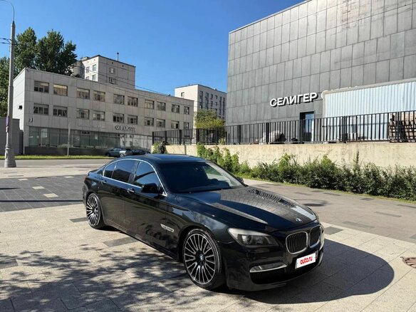 2010 BMW 7 серии 750i xDrive V (F01/F02/F04), чёрный