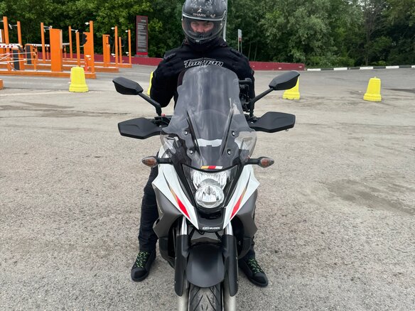 2014 Honda VFR 800X (Crossrunner), белый, 700000 рублей - вид 3