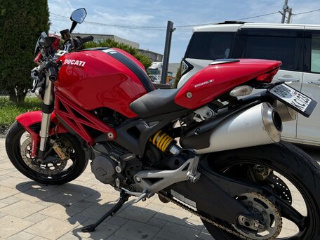 2011 Ducati Monster 696, красный, 399000 рублей, вид 4