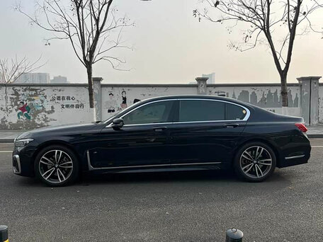 2021 BMW 7 серии 730i VI (G11/G12) Рестайлинг, чёрный, 6171826 рублей, вид 4