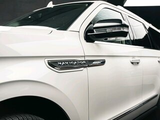 2022 Lincoln Navigator IV Рестайлинг, серый, 11050000 рублей, вид 3