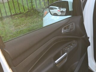 2017 Ford Kuga II Рестайлинг, белый, 950000 рублей, вид 5