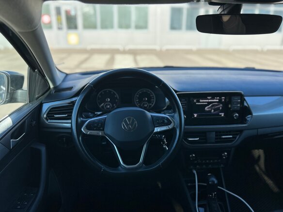 2020 Volkswagen Polo VI, серый, 1880000 рублей - вид 12