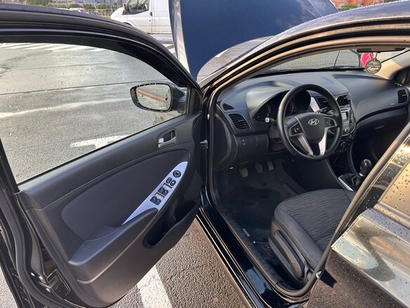 2014 Hyundai Solaris I Рестайлинг, чёрный, 710000 рублей - вид 5