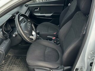 2014 Kia Rio 6-speed III, белый, 799000 рублей, вид 3