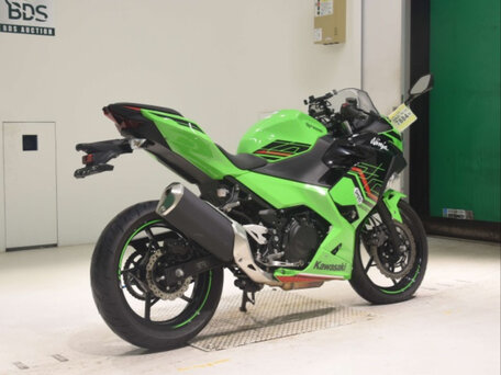 2024 Kawasaki Ninja 400, зелёный, 620000 рублей, вид 5