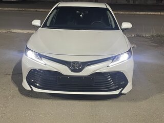 2020 Toyota Camry VIII (XV70), белый, 3259000 рублей, вид 3