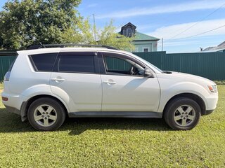 2011 Mitsubishi Outlander II Рестайлинг, белый, 860000 рублей, вид 5