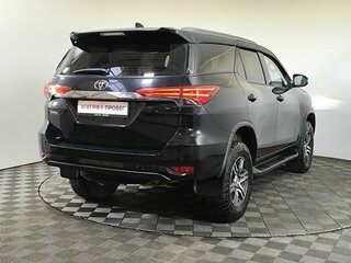 2021 Toyota Fortuner II Рестайлинг, чёрный, 4100000 рублей, вид 4