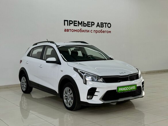 2022 Kia Rio X IV Рестайлинг, белый, 1490000 рублей - вид 2