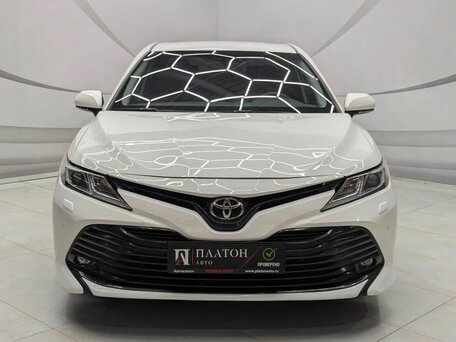 2020 Toyota Camry VIII (XV70), белый, 2579000 рублей, вид 2