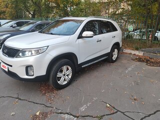 2012 Kia Sorento II Рестайлинг, белый, 1770000 рублей, вид 3