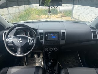 2011 Mitsubishi Outlander II Рестайлинг, белый, 1100000 рублей, вид 3