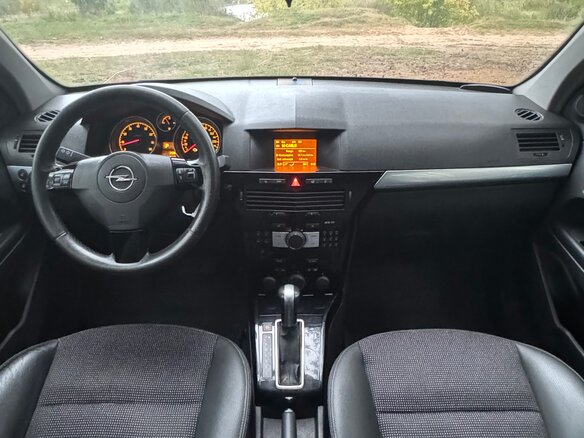 2007 Opel Astra H Рестайлинг, красный, 430000 рублей - вид 12