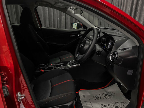 2016 Mazda Demio IV (DJ), красный, 1170000 рублей - вид 6
