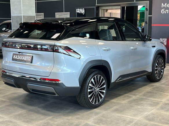 2026 Geely Galaxy M7, серебристый - вид 8