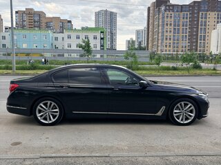 2017 BMW 7 серии Long 750Li xDrive VI (G11/G12), чёрный, 3800000 рублей, вид 5