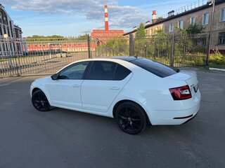 2017 Skoda Octavia III (A7) Рестайлинг, белый, 1900000 рублей, вид 5